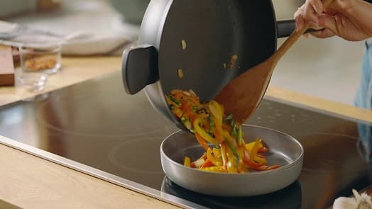 Panvica s nelepivým povrchom iCook, 24 cm video